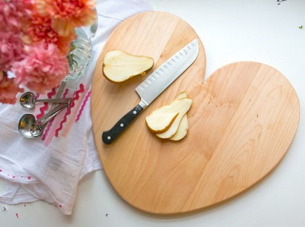 Heart Cutting Board. A heart-shaped cutting board will be a perfect Mother's Day gift as a thank you for all those meals Mom made you. Check out the tutorial 