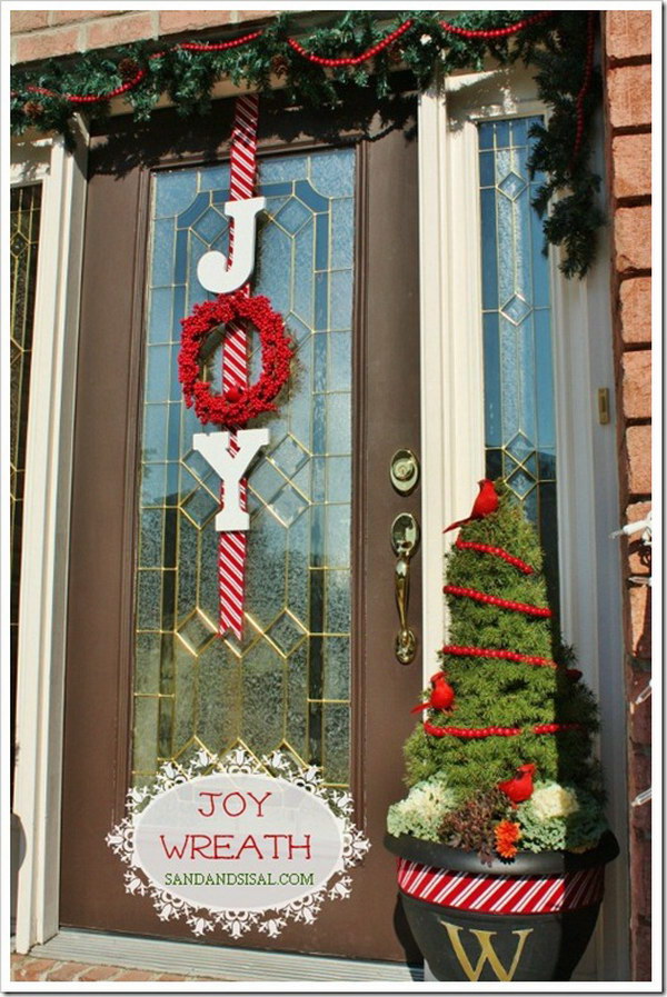 20+ Creative DIY Christmas Door Decoration Ideas