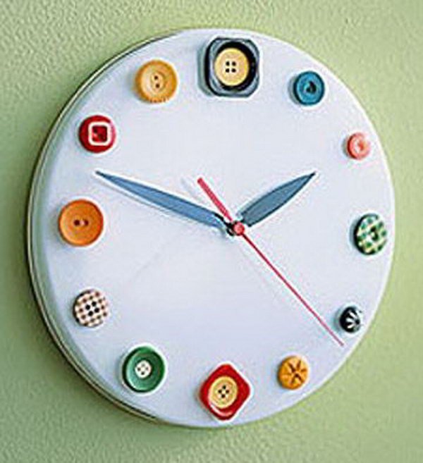 Button Wall Clock. See the details 