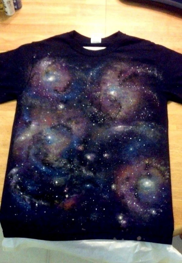 DIY Galaxy T shirt. Let’s bring a little bit of outer space on your clothes. Tutorial 