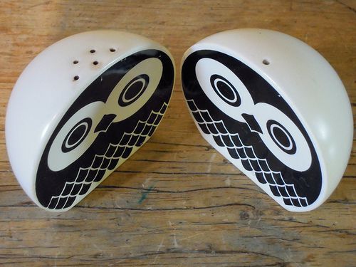 Owl Salt and Pepper Shaker. 