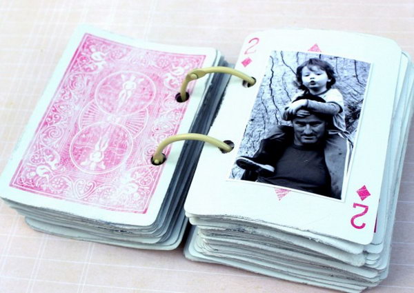 52 Memories Scrapbook. Grab a deck of cards and 52 favorite photos, then link the whole thing together with a couple of binder rings. A perfect and last minute Mother's Day gift to show all your love for your mother. Get the tutorial 