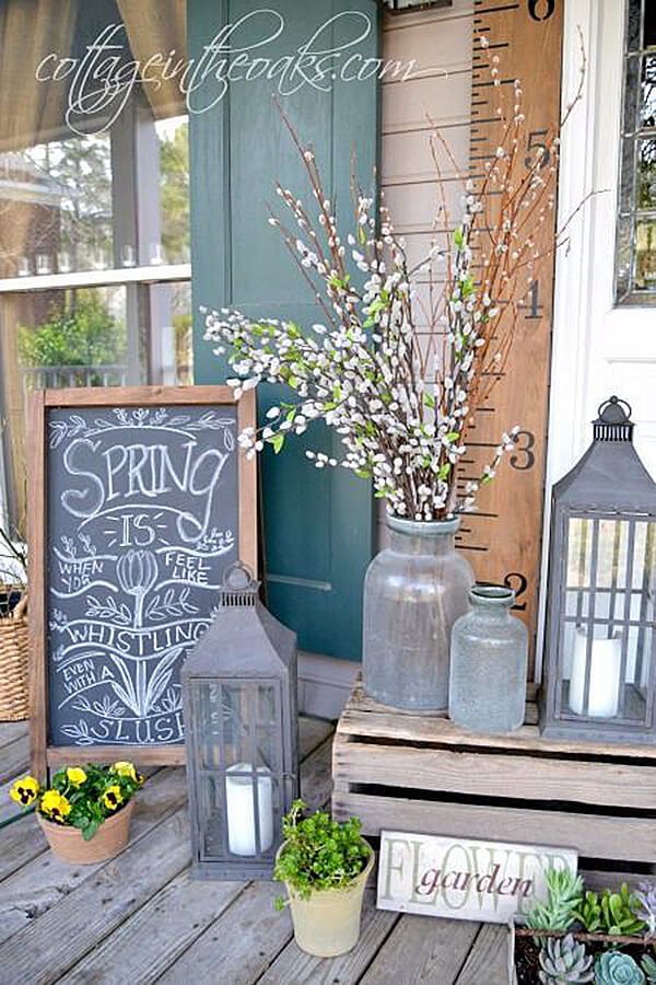 Spring Cottage Porch Decoration. 