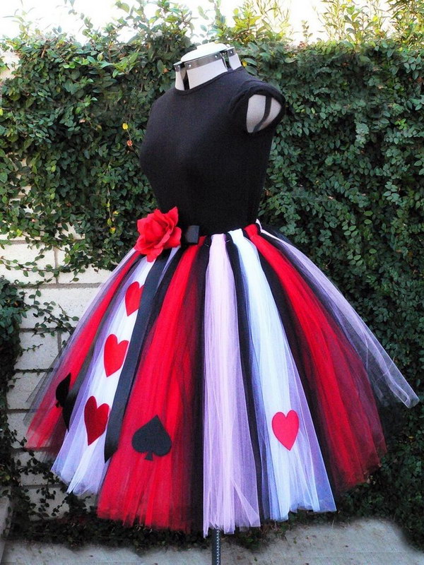 Adult Queen of Hearts Costume. 